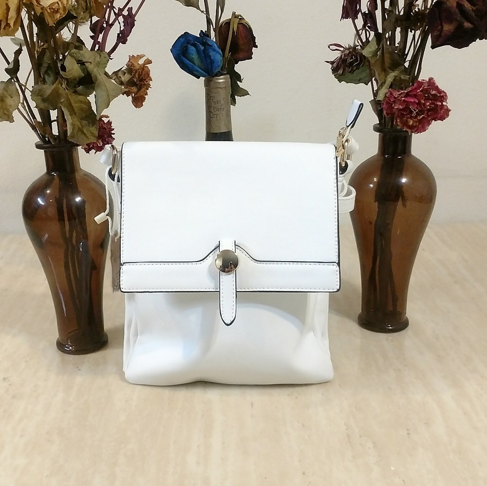 White shoulder purse